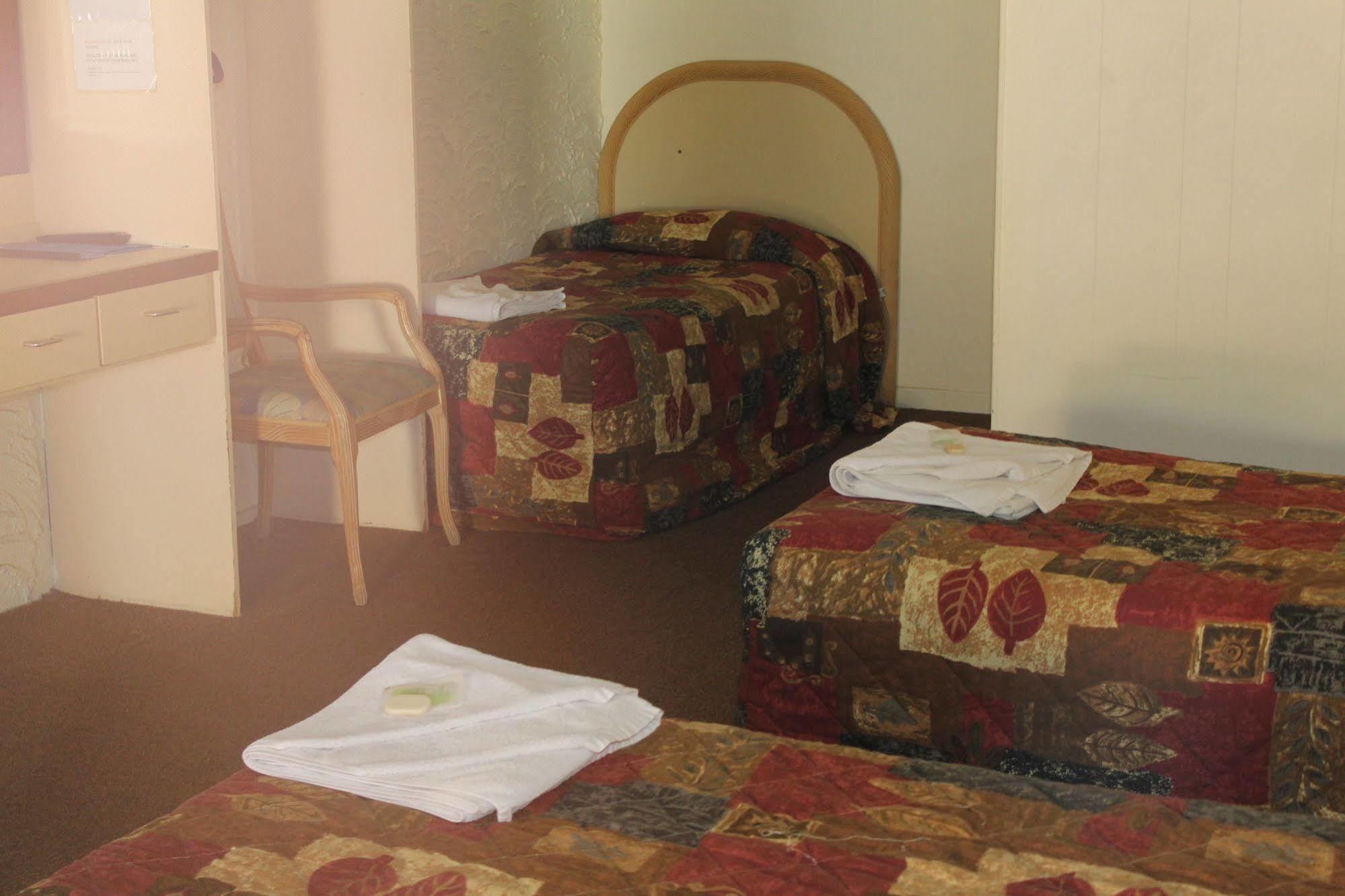 Sun Plaza Motel - Маккай Экстерьер фото