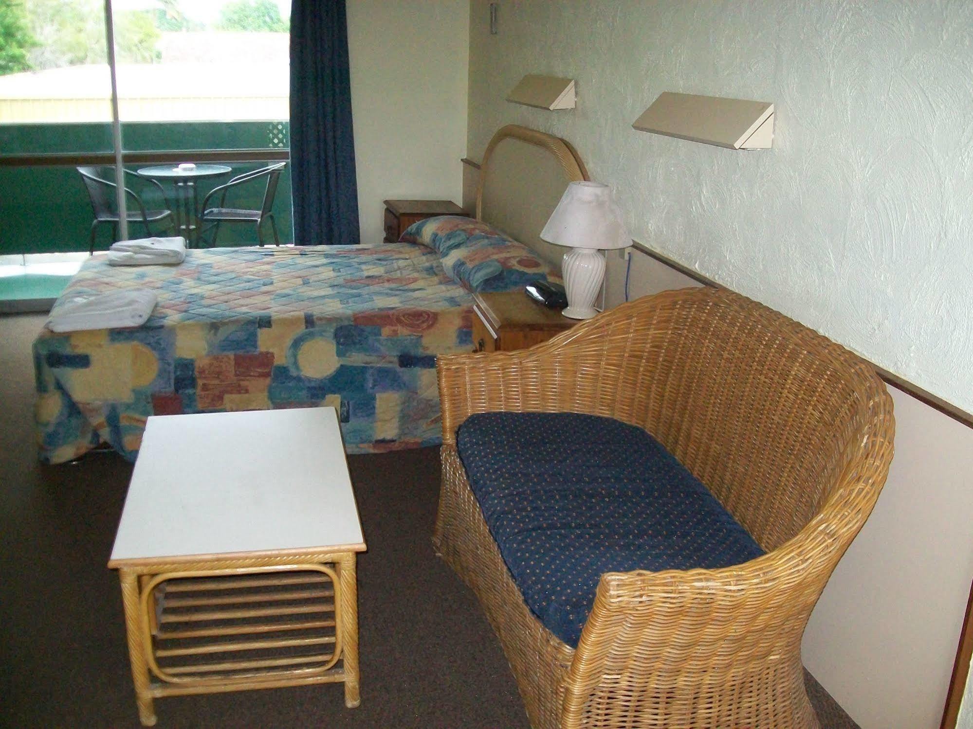Sun Plaza Motel - Маккай Экстерьер фото