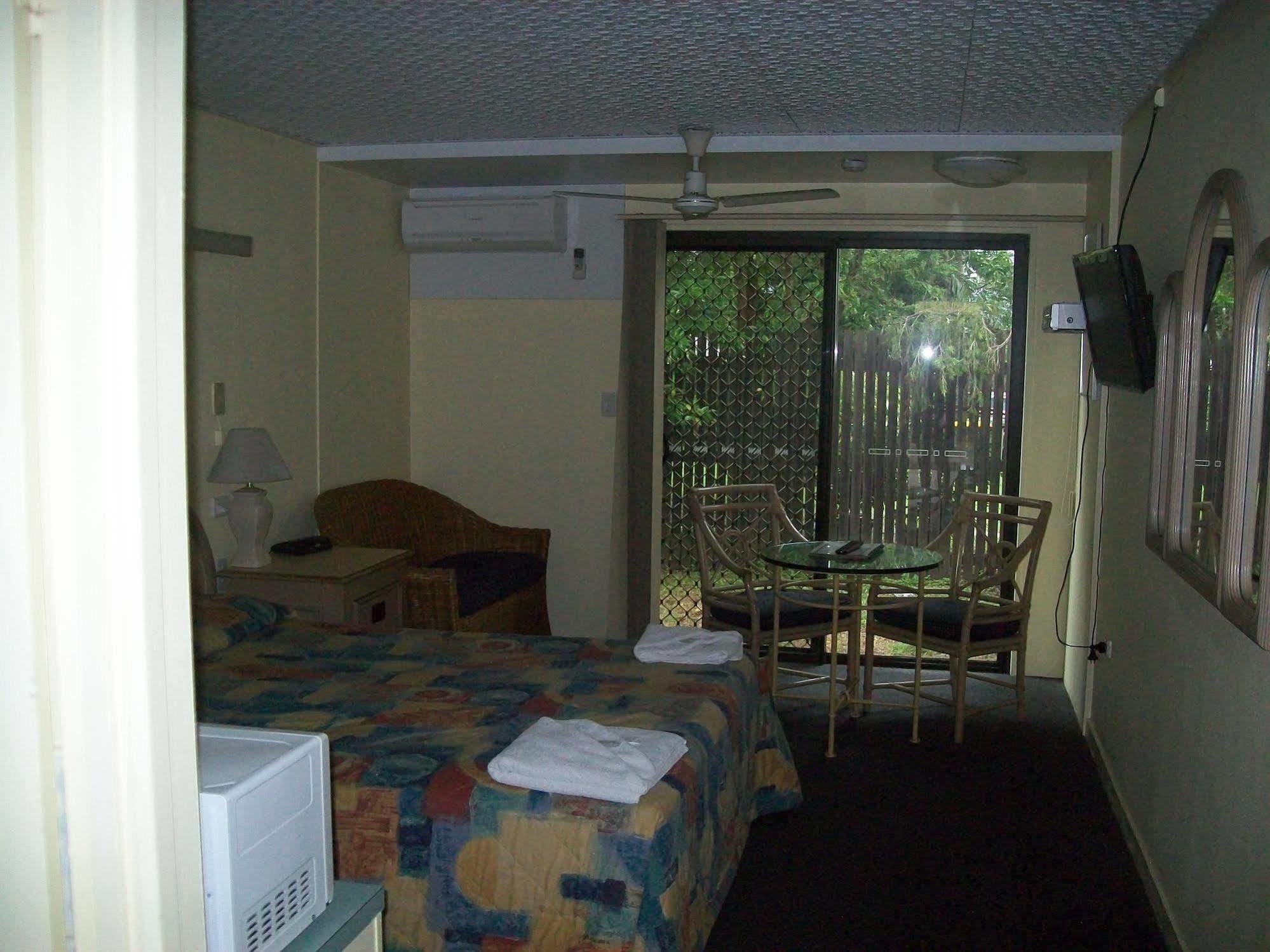 Sun Plaza Motel - Маккай Экстерьер фото